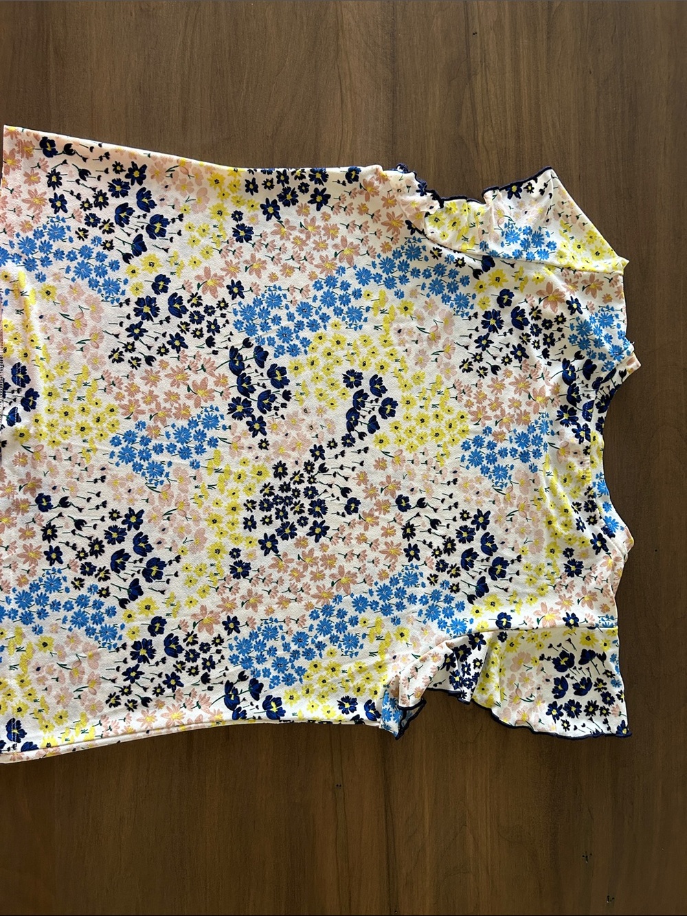 Riley & Rae Floral Ruffle Sleeve Tee - White Multi - Picture 8 of 9